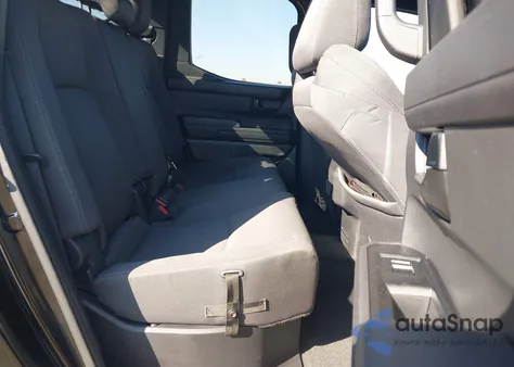 2025 Toyota Tacoma Sr5 4Wd z USA, uszkodzony, nr VIN 3TMLB5JN0SM107628